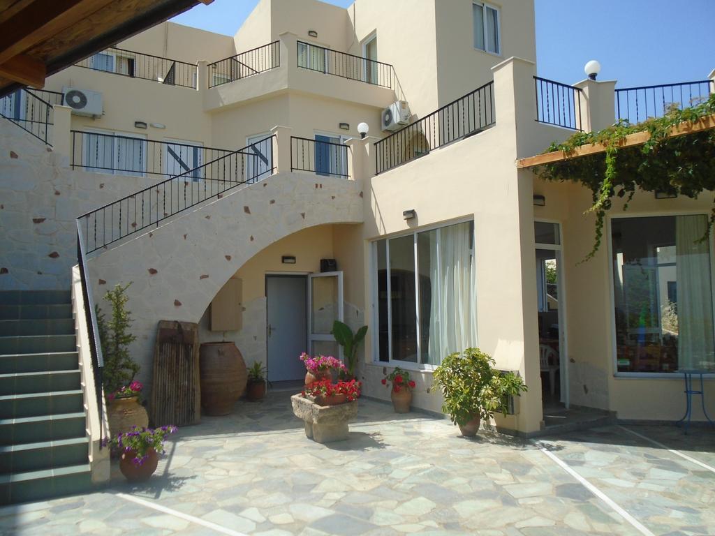 Irida Aparthotel Джорджополис Екстериор снимка