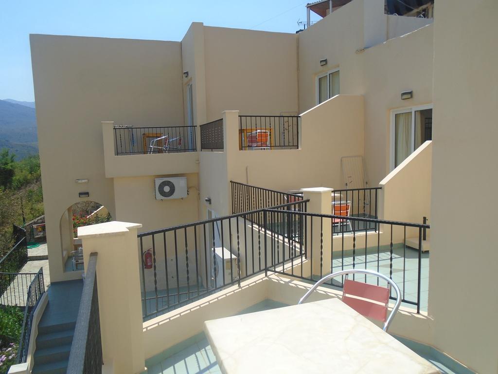 Irida Aparthotel Джорджополис Екстериор снимка