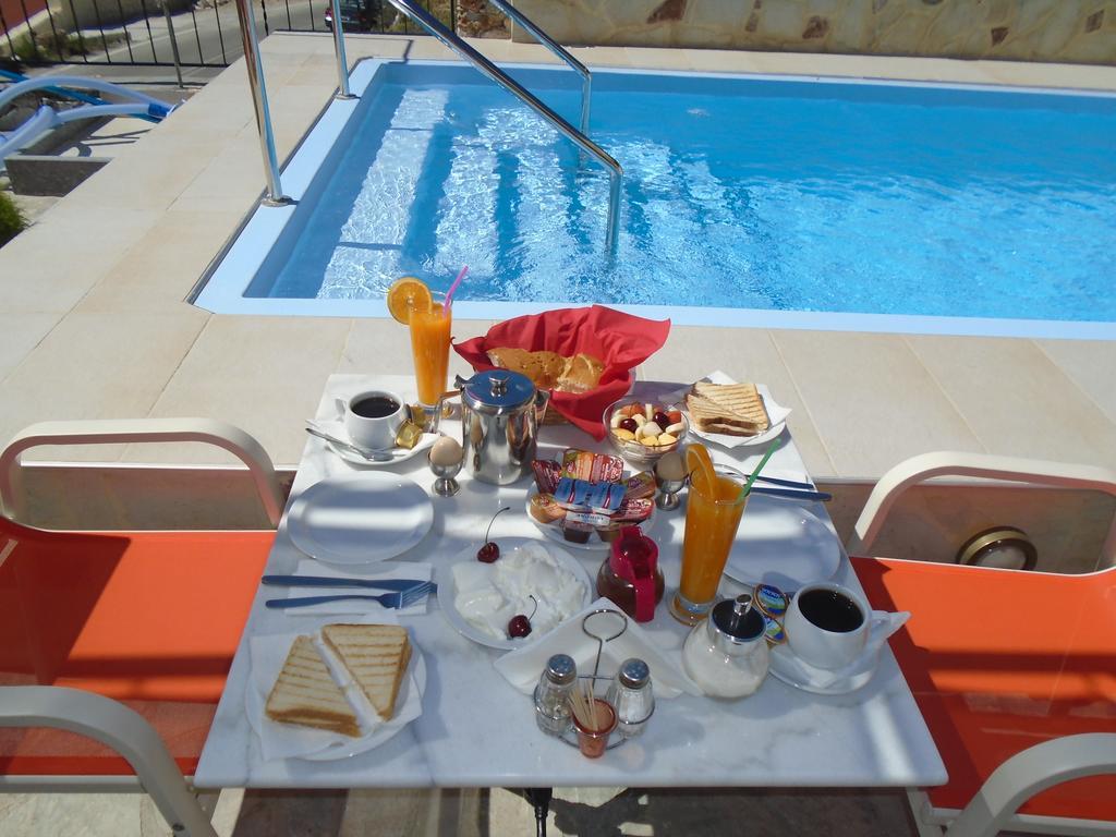 Irida Aparthotel Джорджополис Екстериор снимка