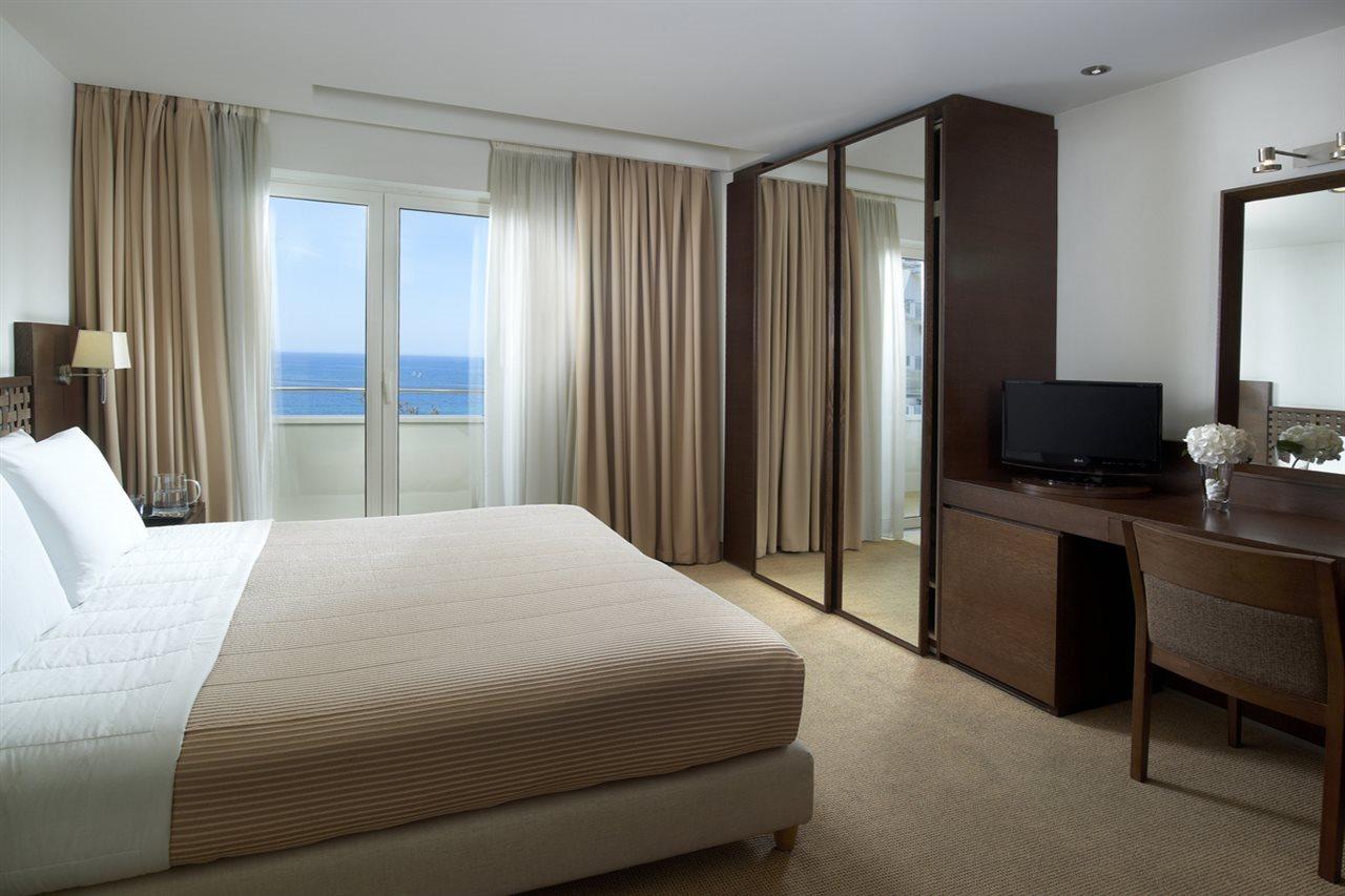 Irida Aparthotel Джорджополис Екстериор снимка